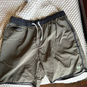 Vuori banks short- size L- oregano microdot